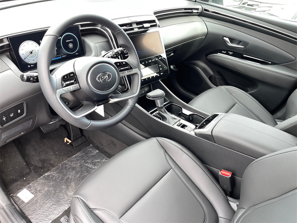 Vehicle image 16 of 23