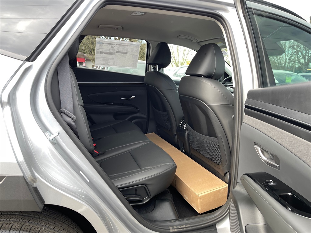 Vehicle image 11 of 23