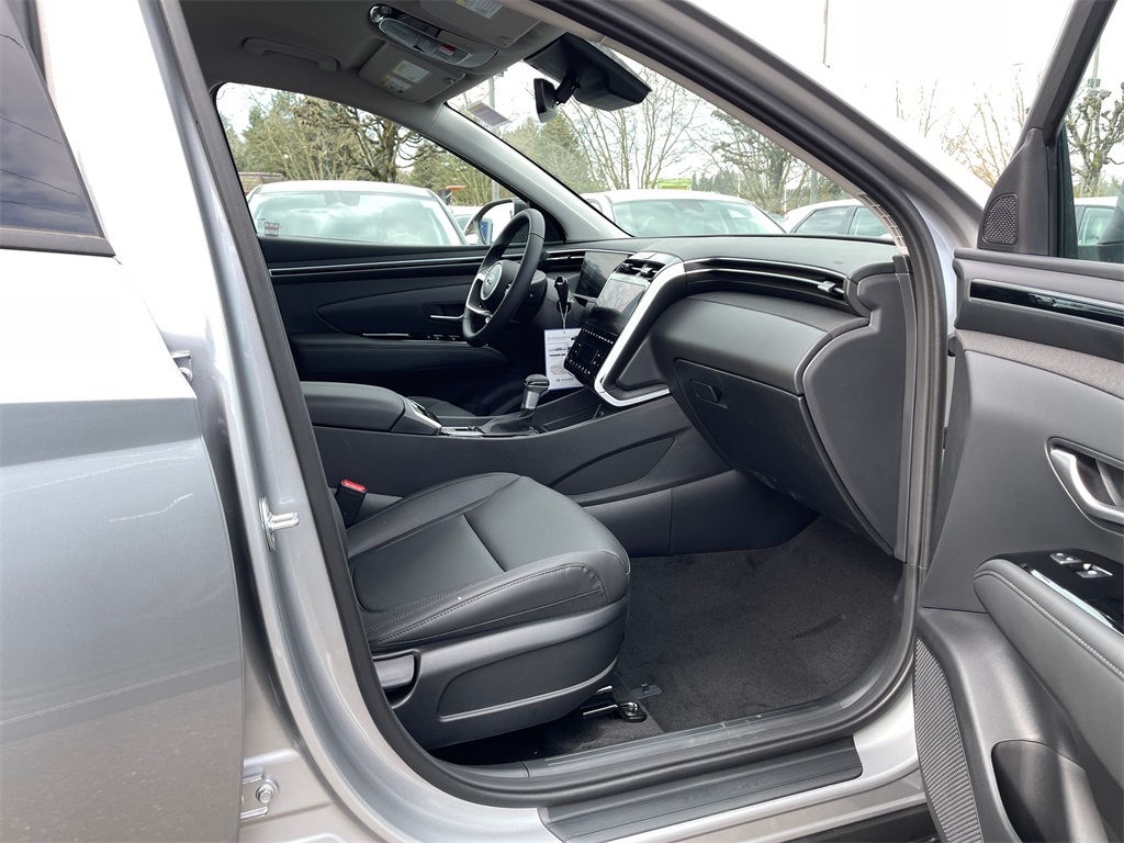 Vehicle image 9 of 23