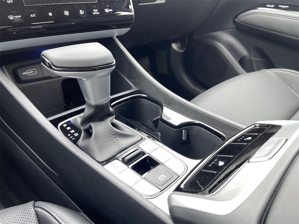 Vehicle image 22 of 23
