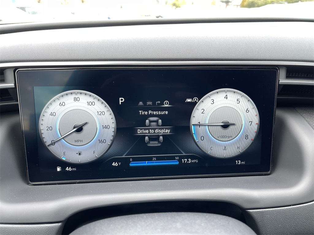 Vehicle image 17 of 23