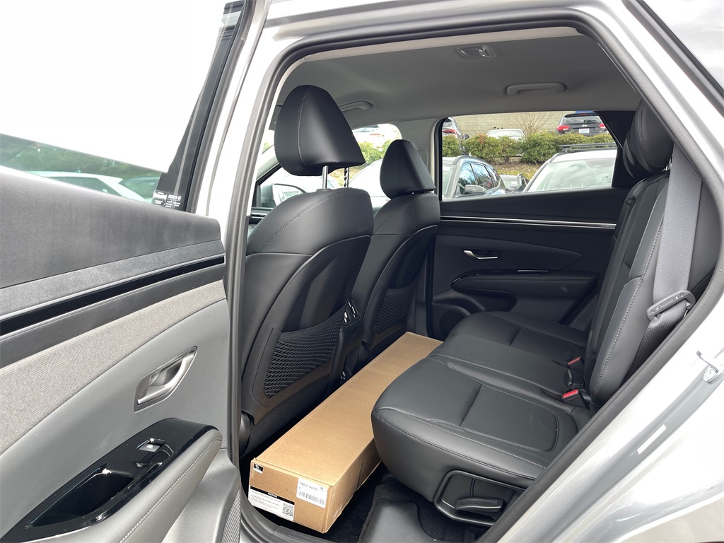 Vehicle image 13 of 23