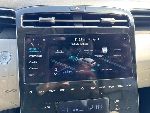 Vehicle image 29 of 34