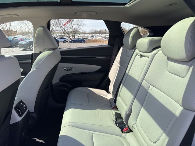 Vehicle image 10 of 34