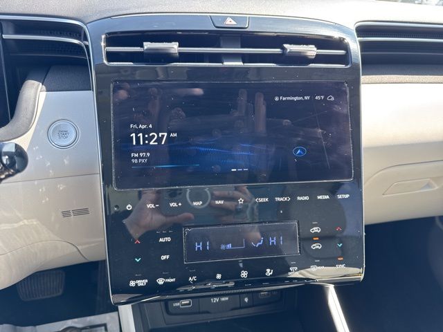 Vehicle image 17 of 34