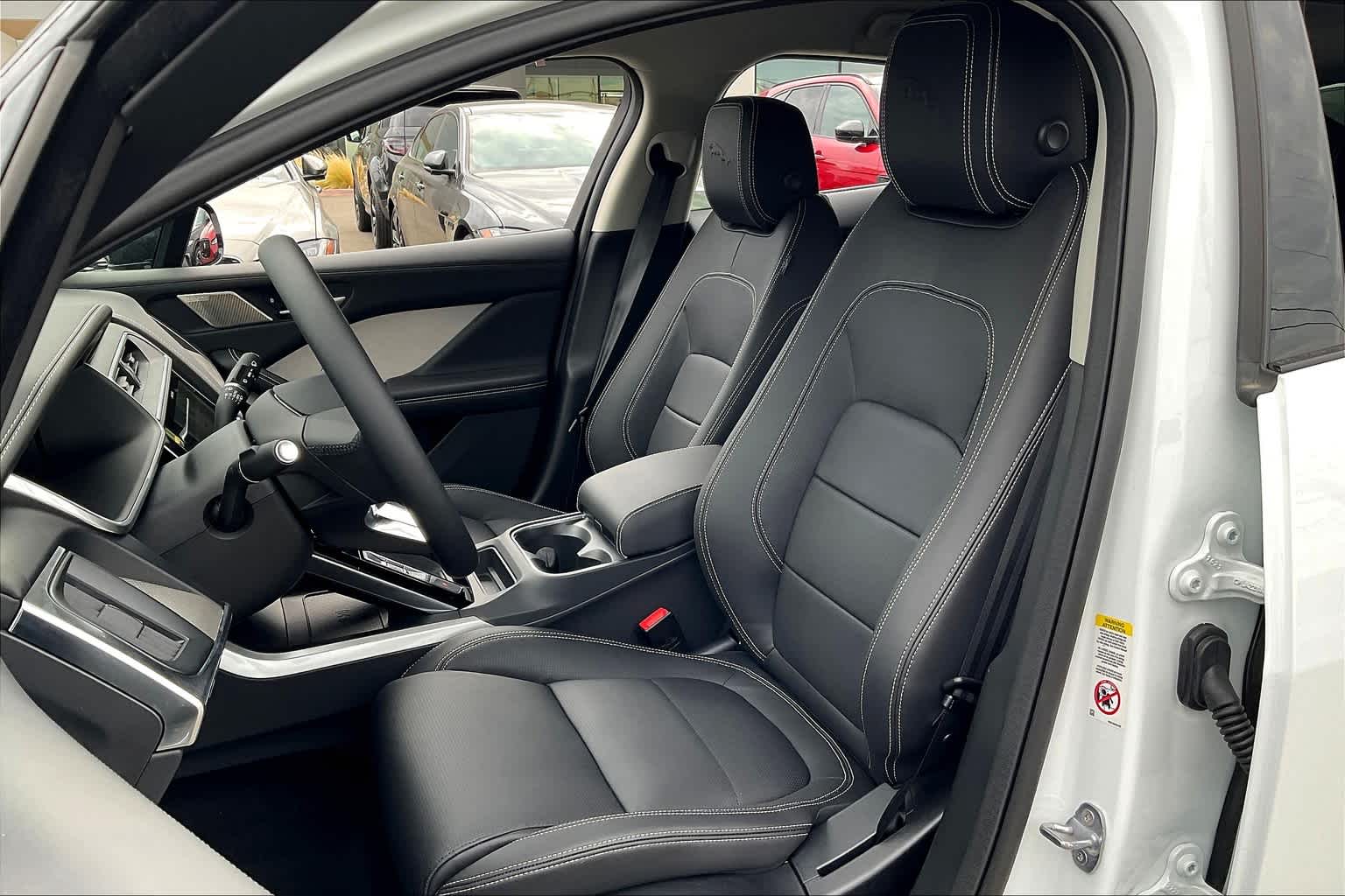 Vehicle image 11 of 30