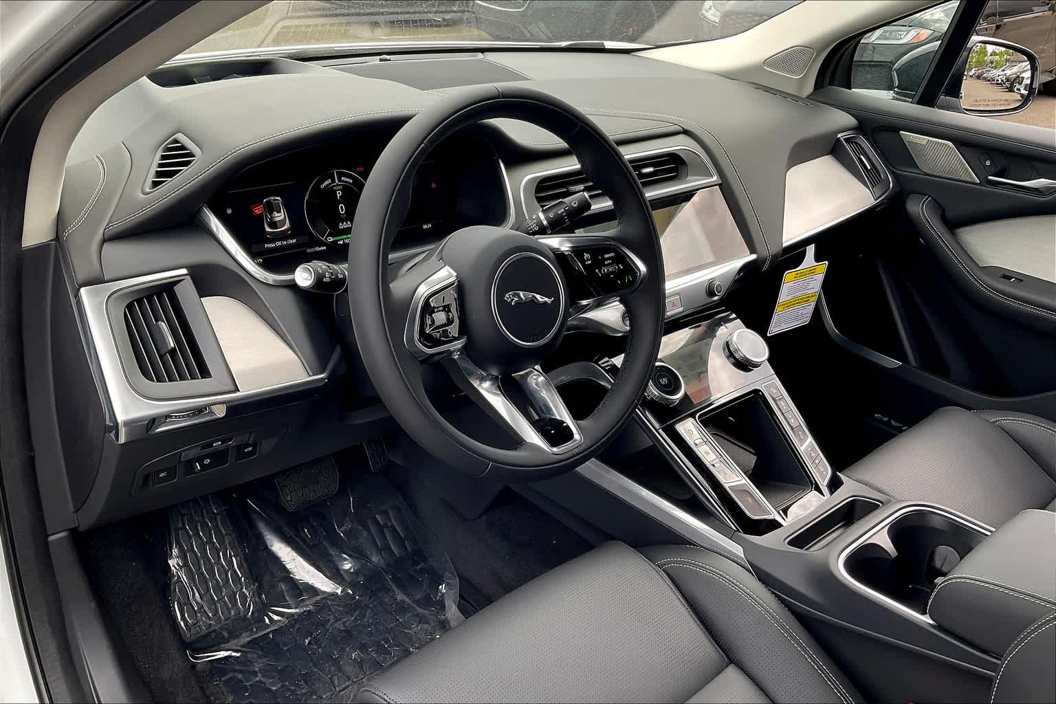 Vehicle image 8 of 30