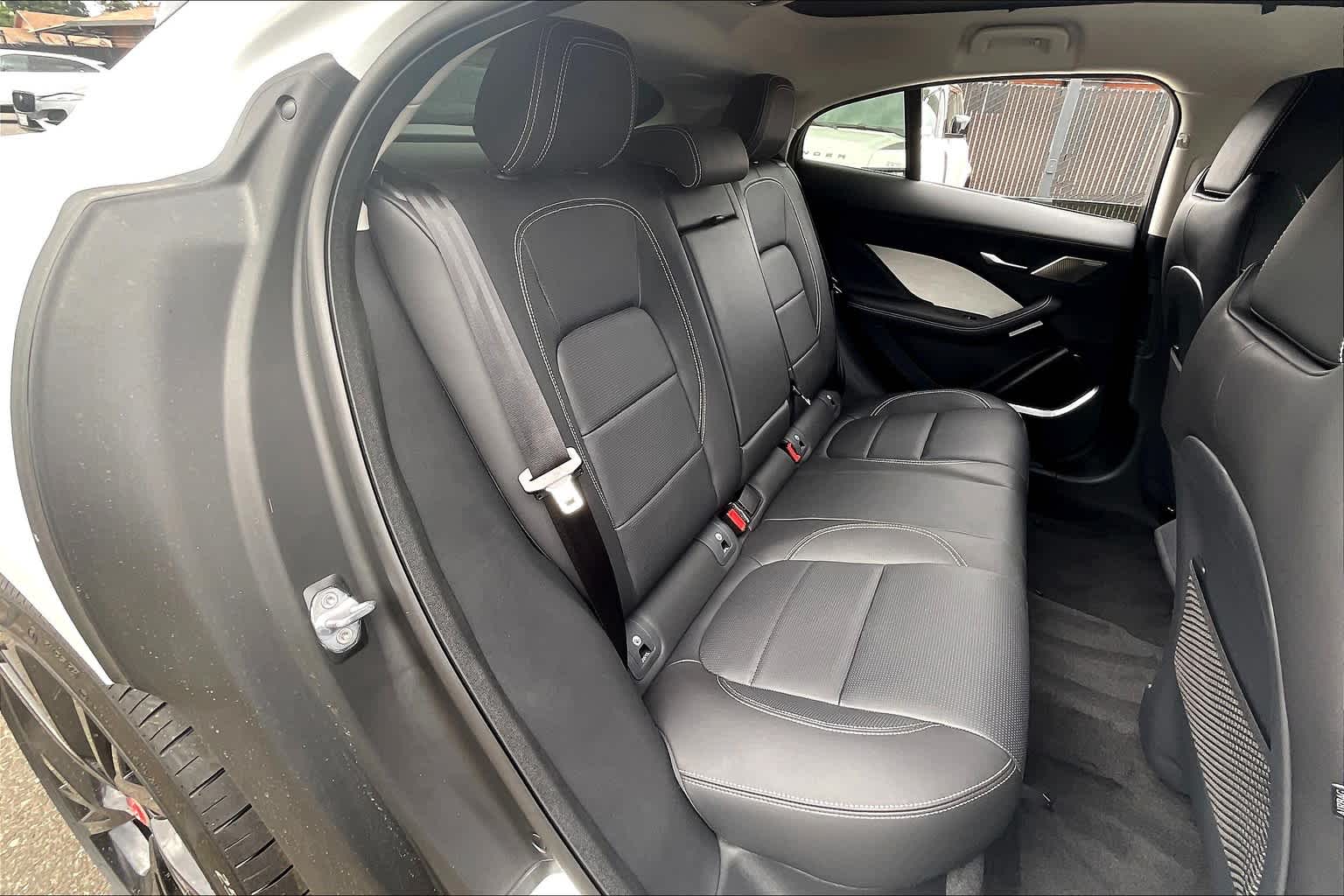 Vehicle image 22 of 30