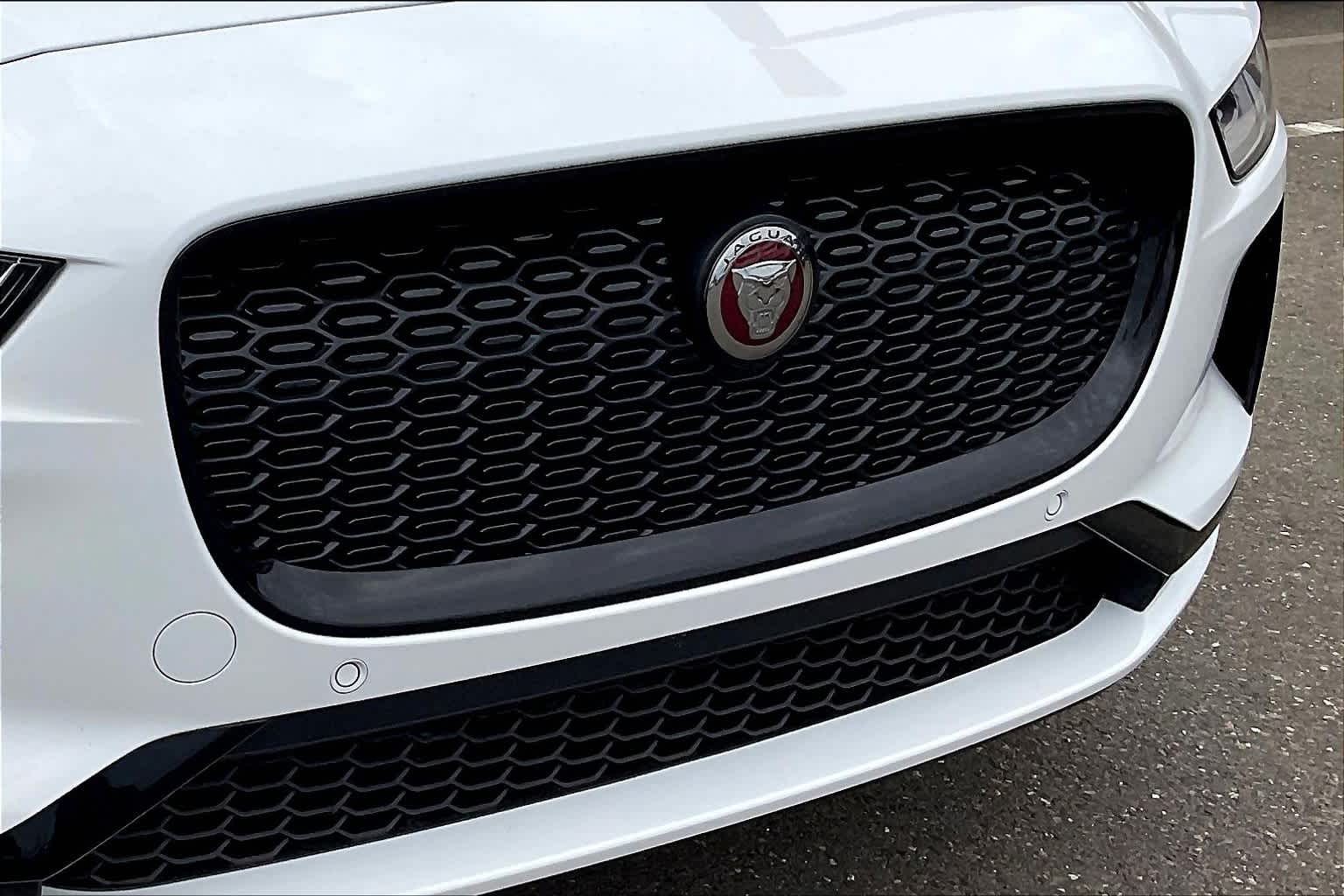 Vehicle image 28 of 30