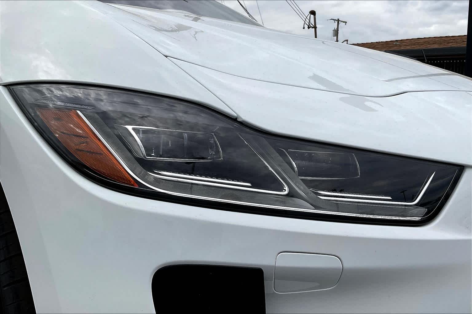 Vehicle image 27 of 30
