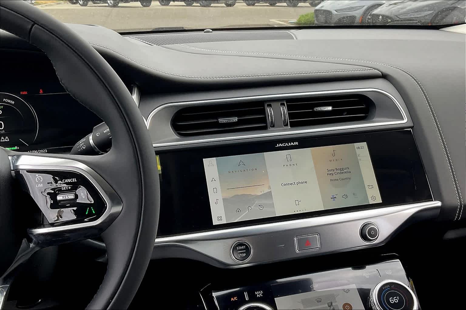 Vehicle image 9 of 30