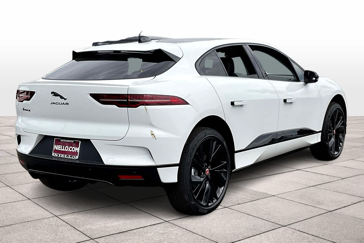 Vehicle image 4 of 30