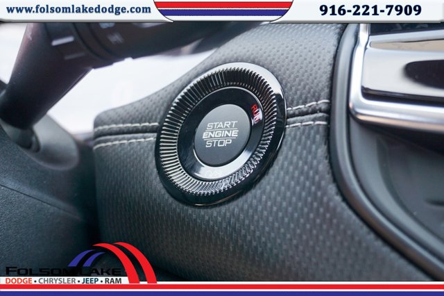 Vehicle image 23 of 25