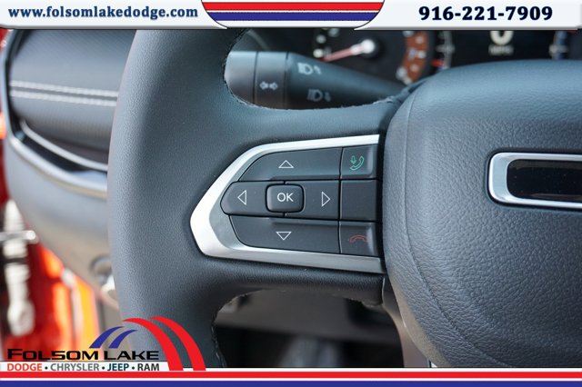 Vehicle image 14 of 25