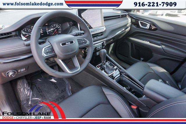 Vehicle image 10 of 25