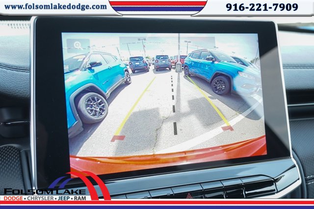 Vehicle image 21 of 25