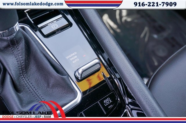 Vehicle image 18 of 25
