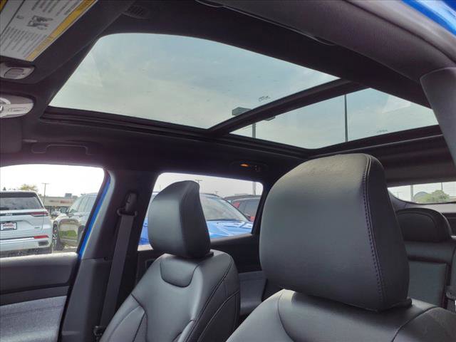 Vehicle image 12 of 20