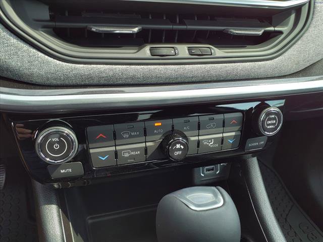 Vehicle image 15 of 20