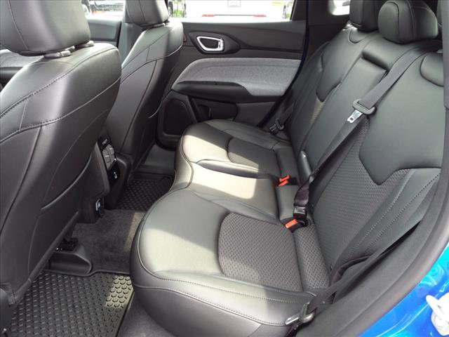 Vehicle image 8 of 20
