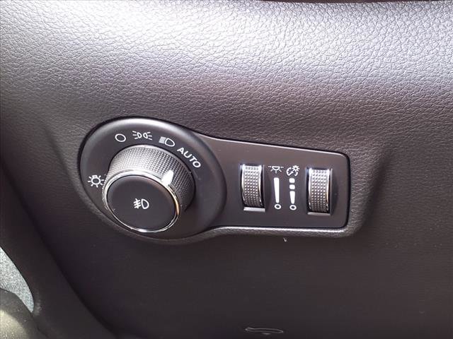 Vehicle image 17 of 20