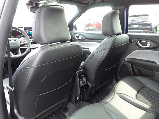 Vehicle image 7 of 20