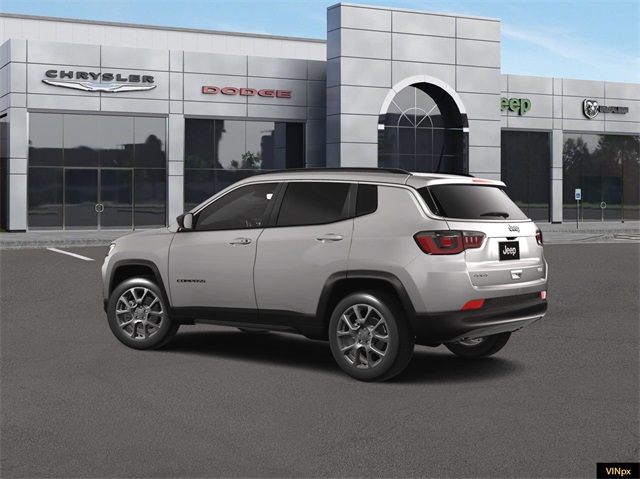 Vehicle image 14 of 18