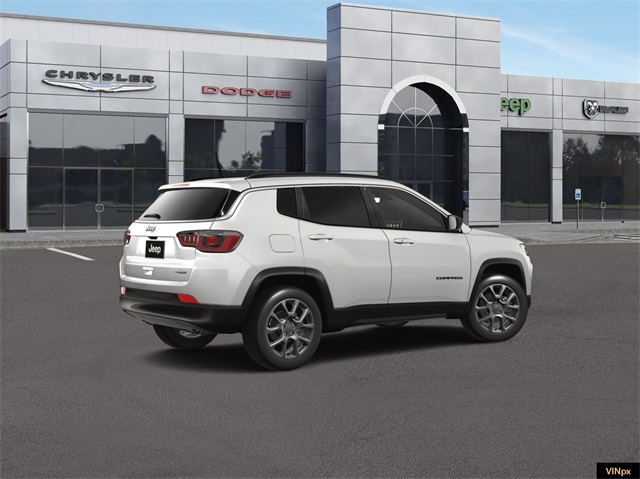 Vehicle image 9 of 18
