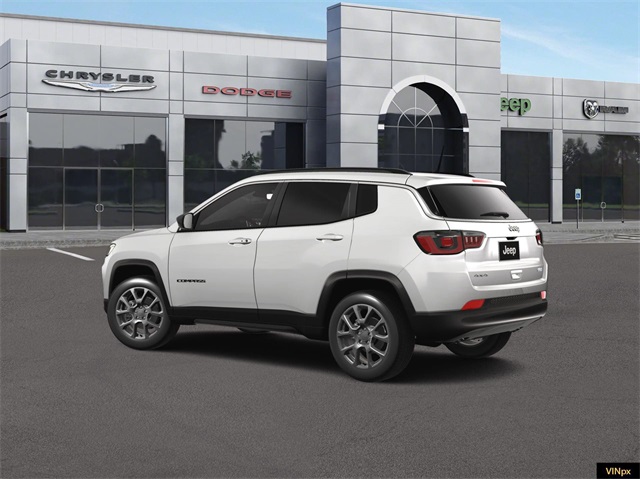 Vehicle image 14 of 18