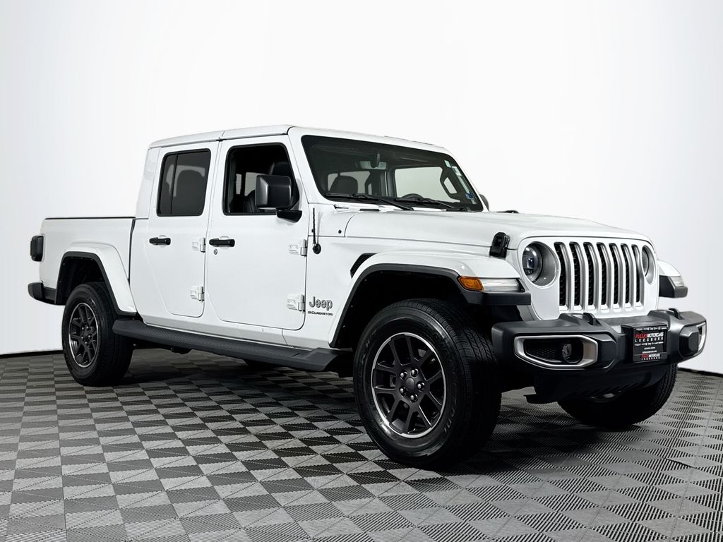 2023 Jeep Gladiator Overland Image 3 of 31