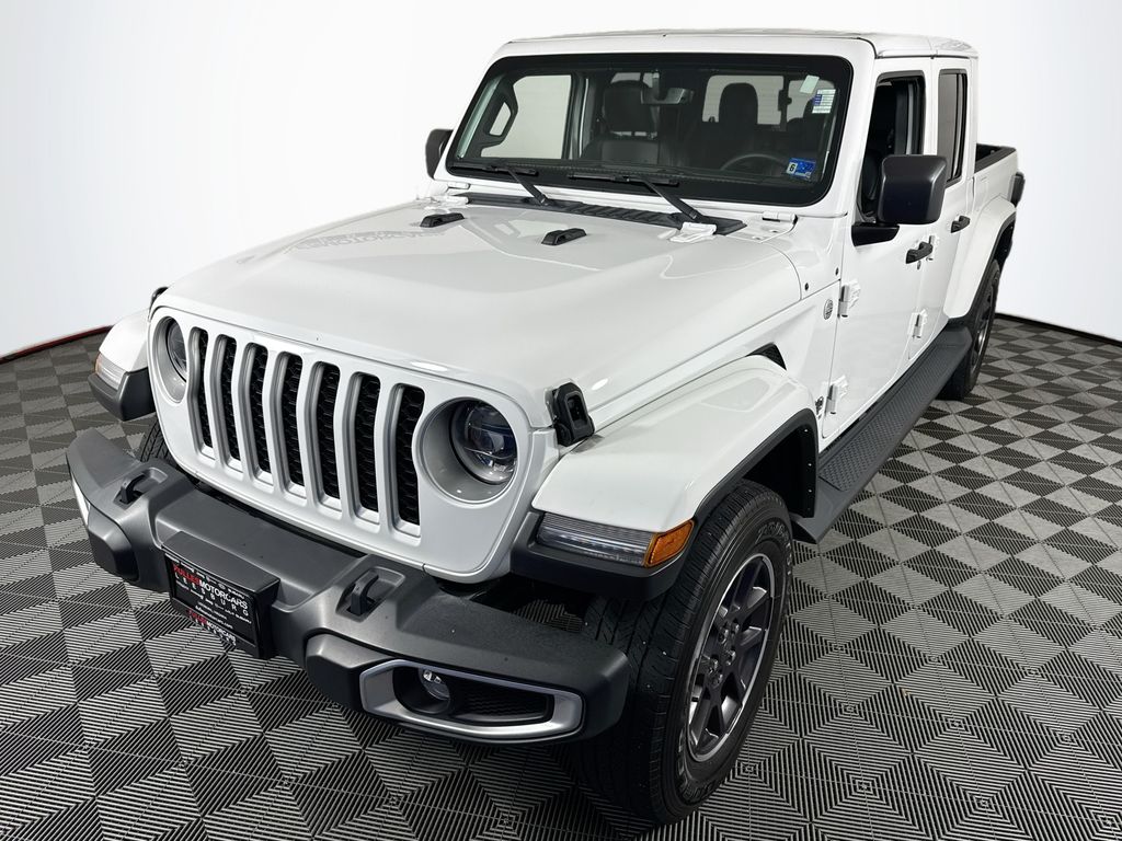 2023 Jeep Gladiator Overland Image 1 of 31