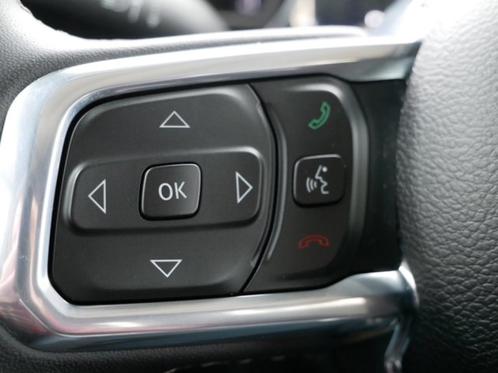 Vehicle image 21 of 27