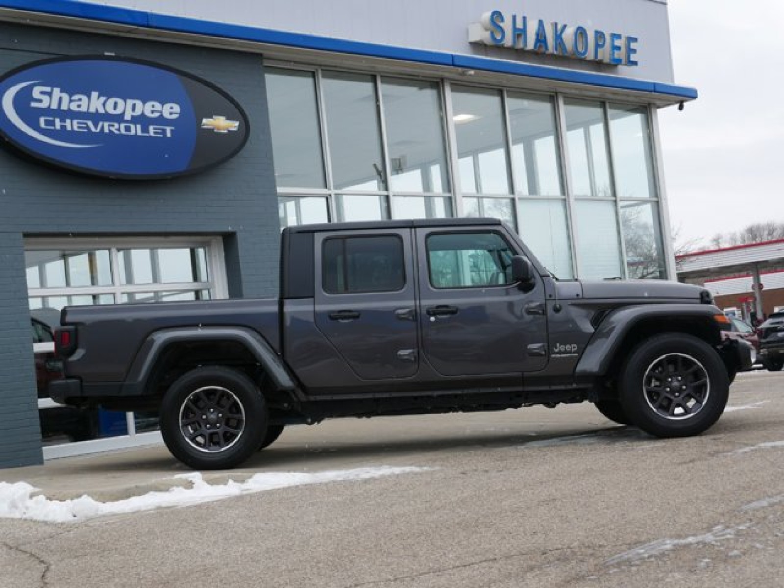 Vehicle image 4 of 27