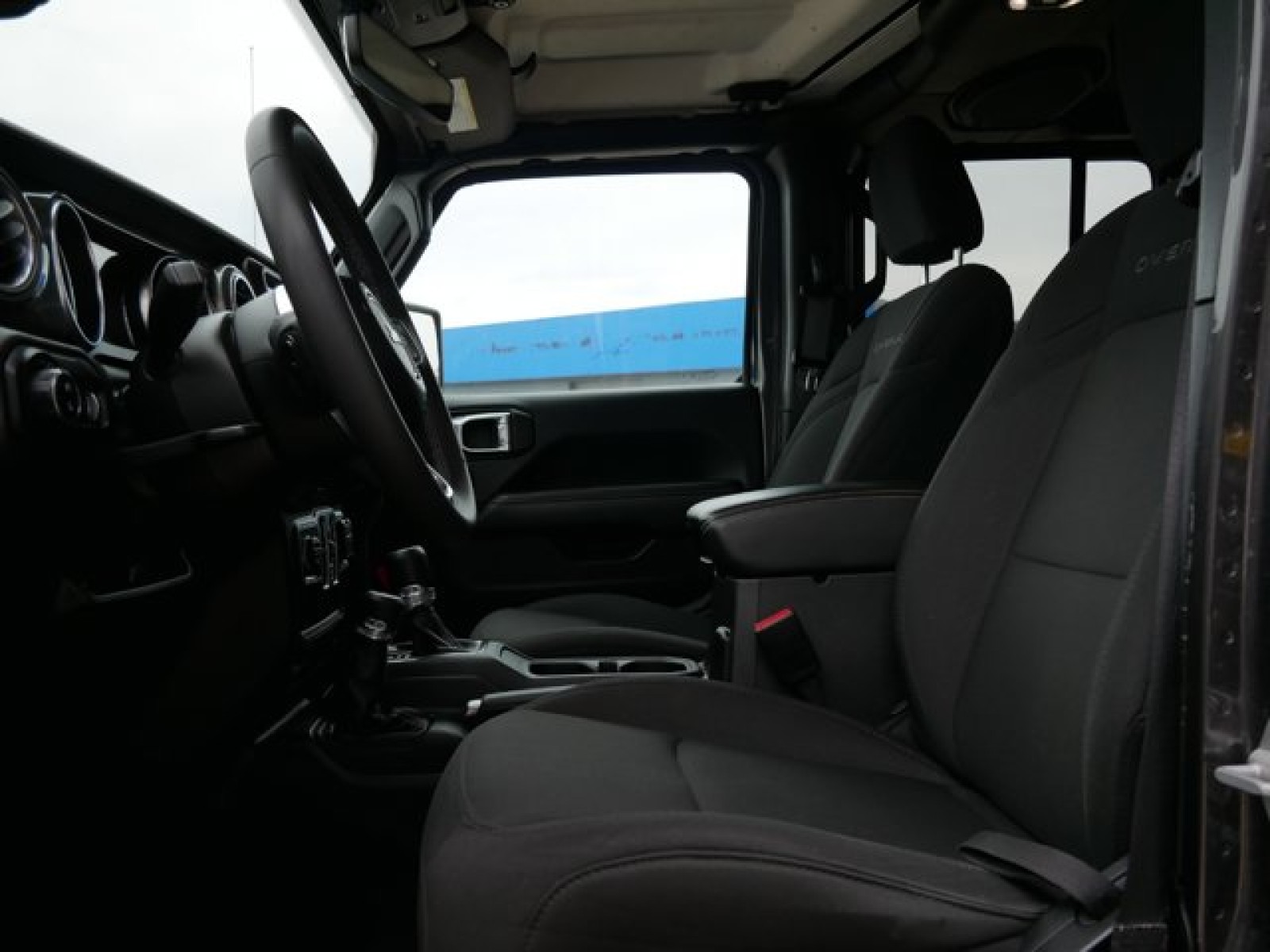 Vehicle image 7 of 27