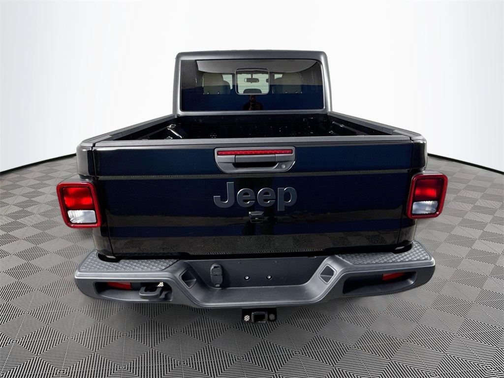 Vehicle image 5 of 33
