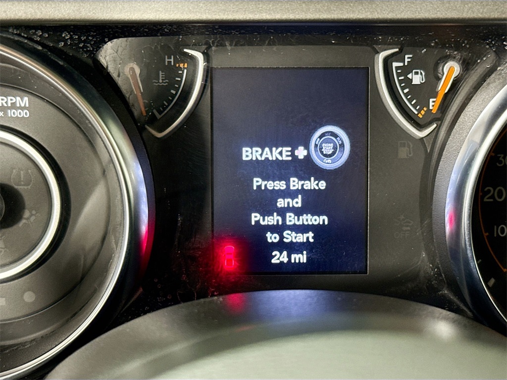 Vehicle image 11 of 33