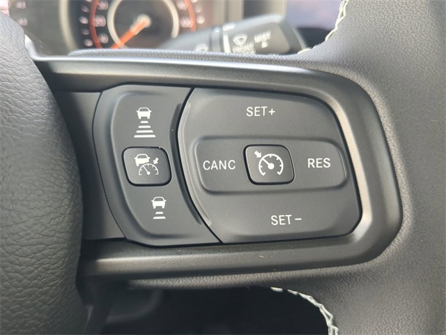 Vehicle image 24 of 26