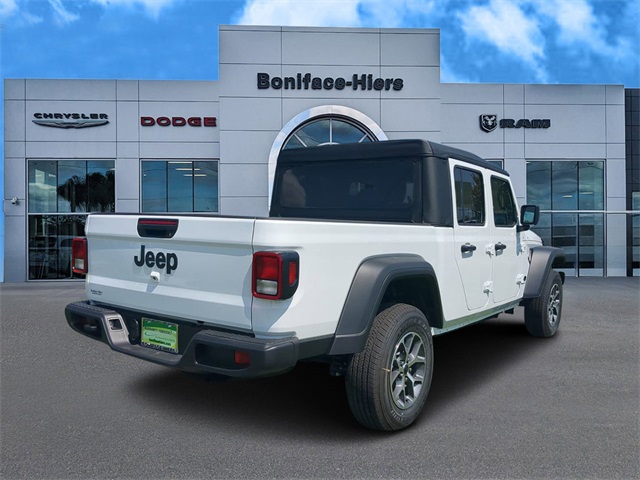Vehicle image 5 of 26