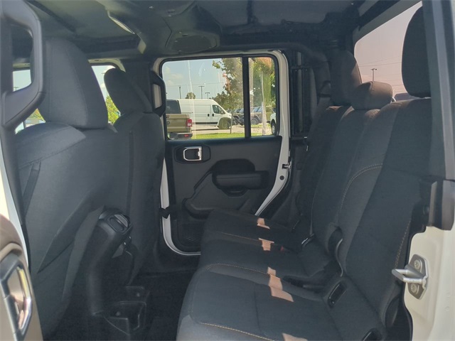 Vehicle image 14 of 26