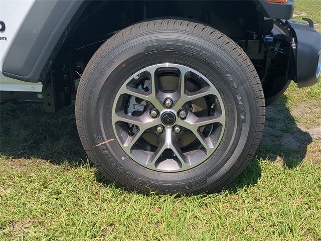 Vehicle image 11 of 26