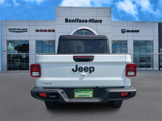 Vehicle image 6 of 26