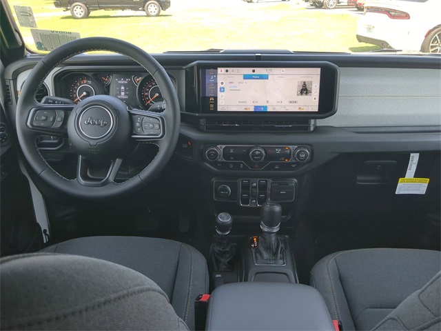 Vehicle image 15 of 26