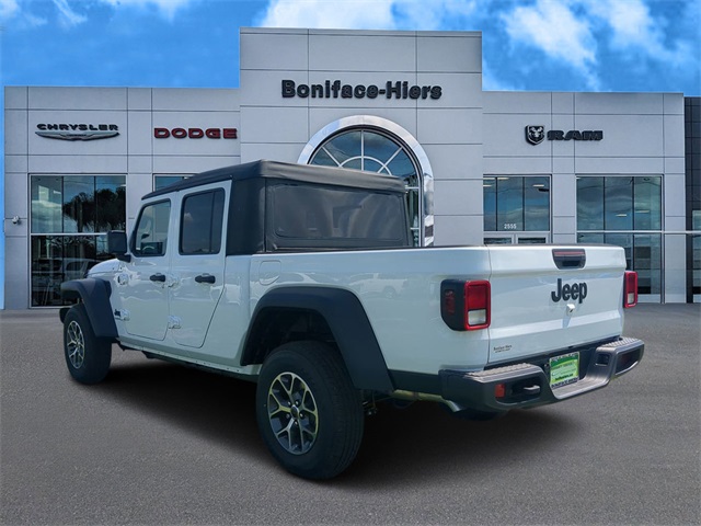Vehicle image 7 of 26