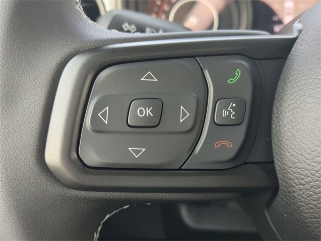 Vehicle image 23 of 26