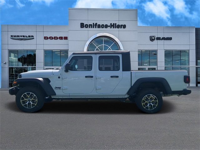 Vehicle image 8 of 26