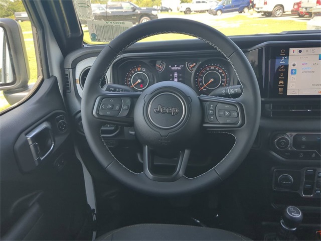 Vehicle image 16 of 26