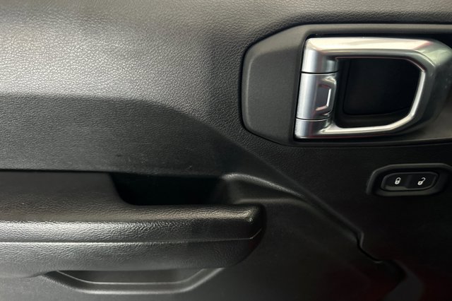 Vehicle image 11 of 27