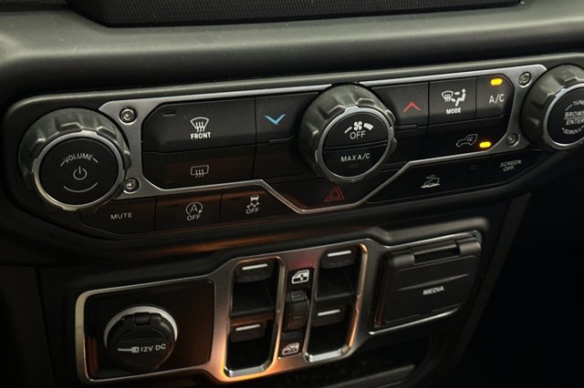 Vehicle image 19 of 27