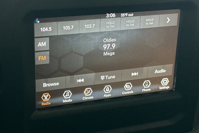 Vehicle image 17 of 27