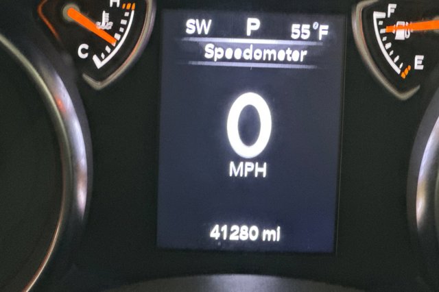 Vehicle image 24 of 27
